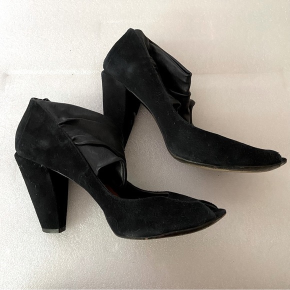Coclico Black Suede and Leather Peeptoe Heels - Picture 6 of 7